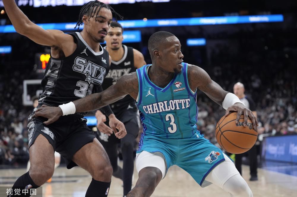 保罗在场上 保罗在场上